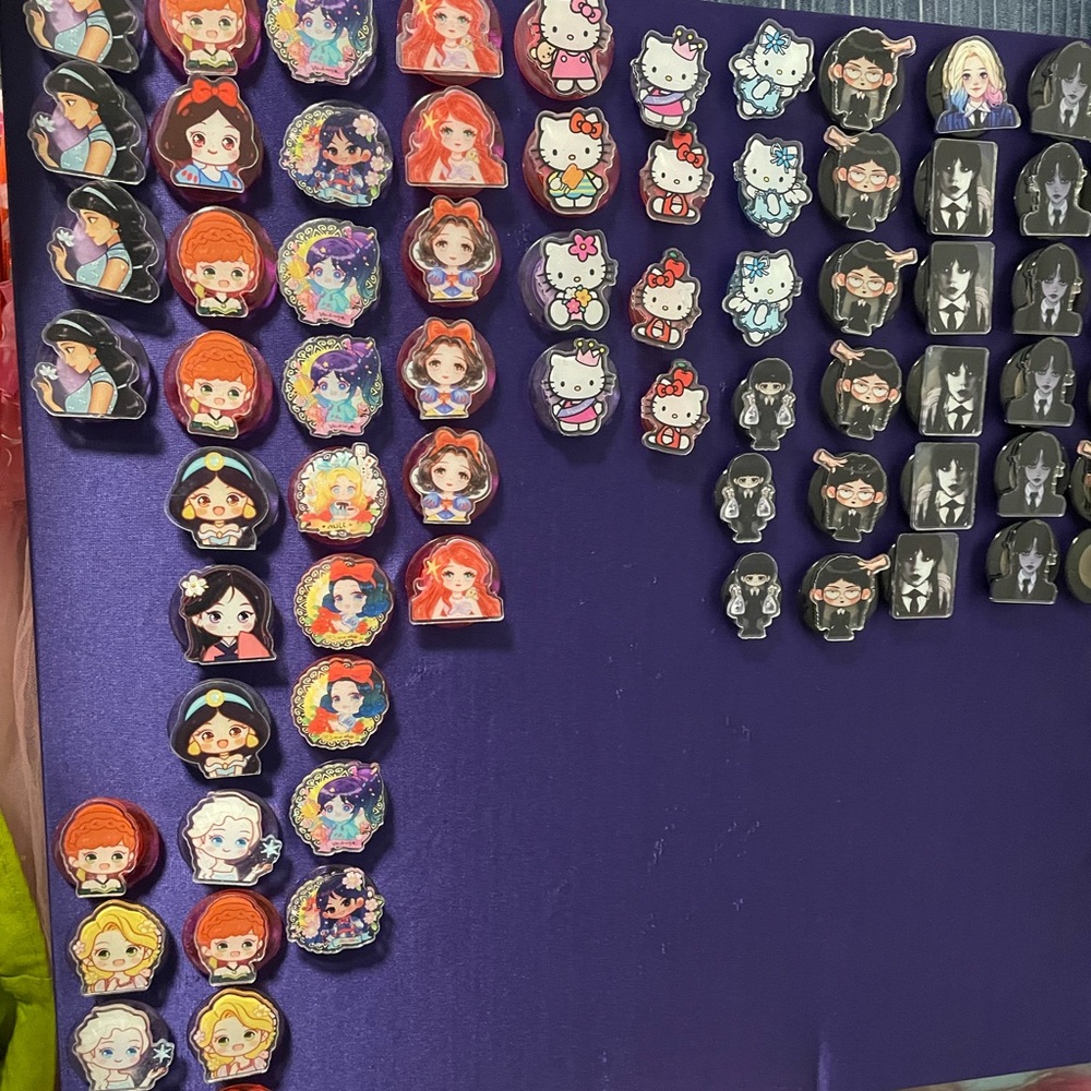 MAGNETS BUNDLE (4 FOR $25) 😍💕 - Picture 2 of 3